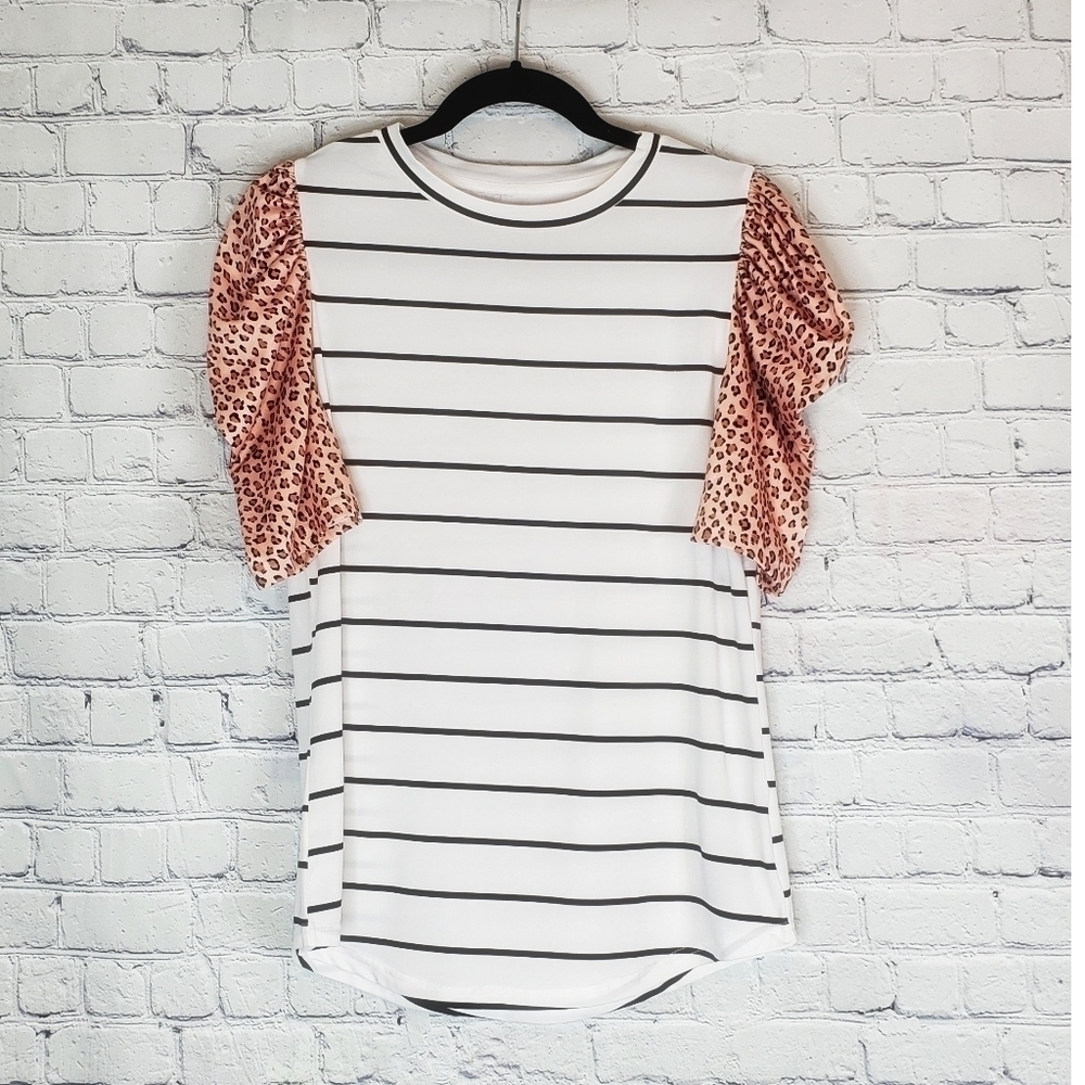 LEOPARD Sleeves & B/W Stripes Tee Chic & Casual - Picture 6 of 9